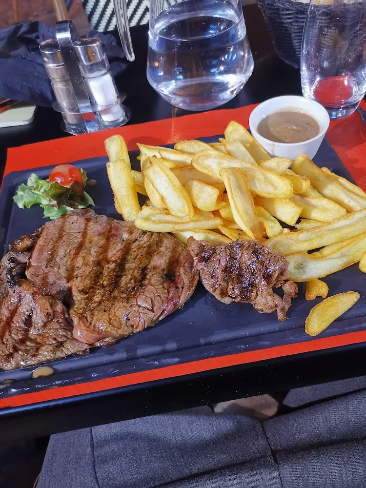 Entrecôte Grillée Et Frites